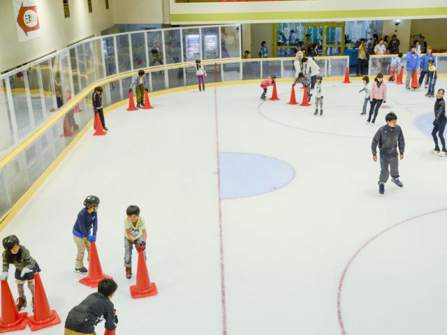 【名古屋スポーツセンター】室内スケートができる施設！